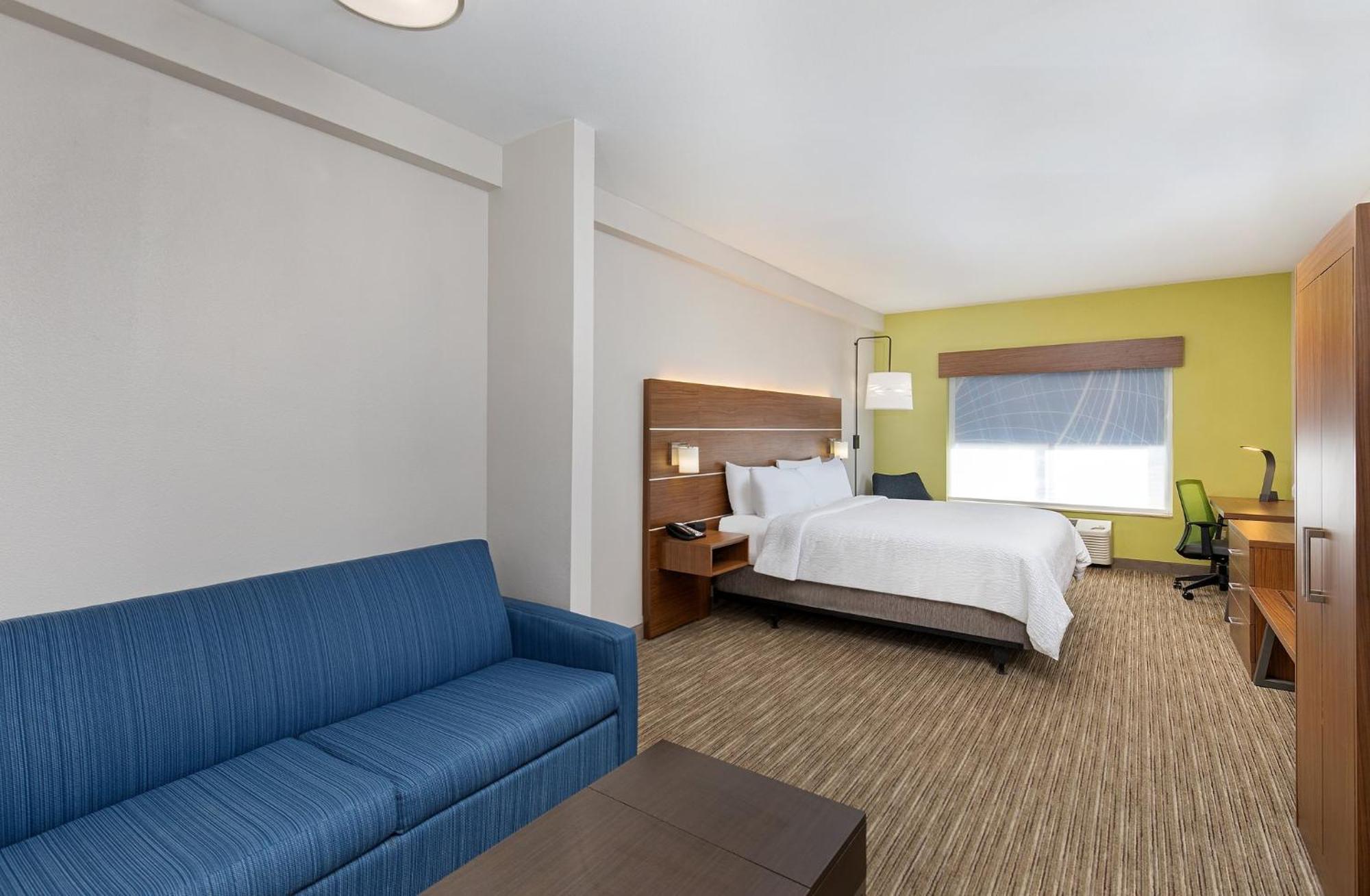 Holiday Inn Express Hotel & Suites Birmingham - Inverness 280 By Ihg Экстерьер фото