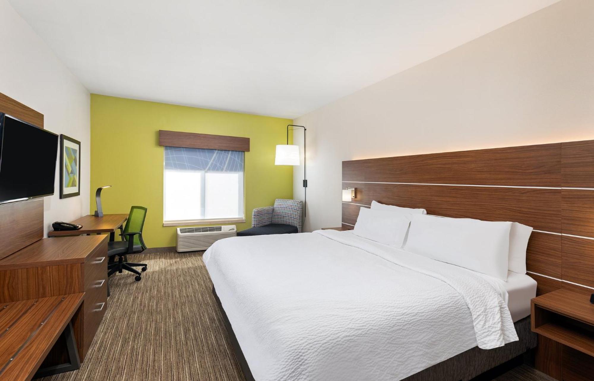 Holiday Inn Express Hotel & Suites Birmingham - Inverness 280 By Ihg Экстерьер фото