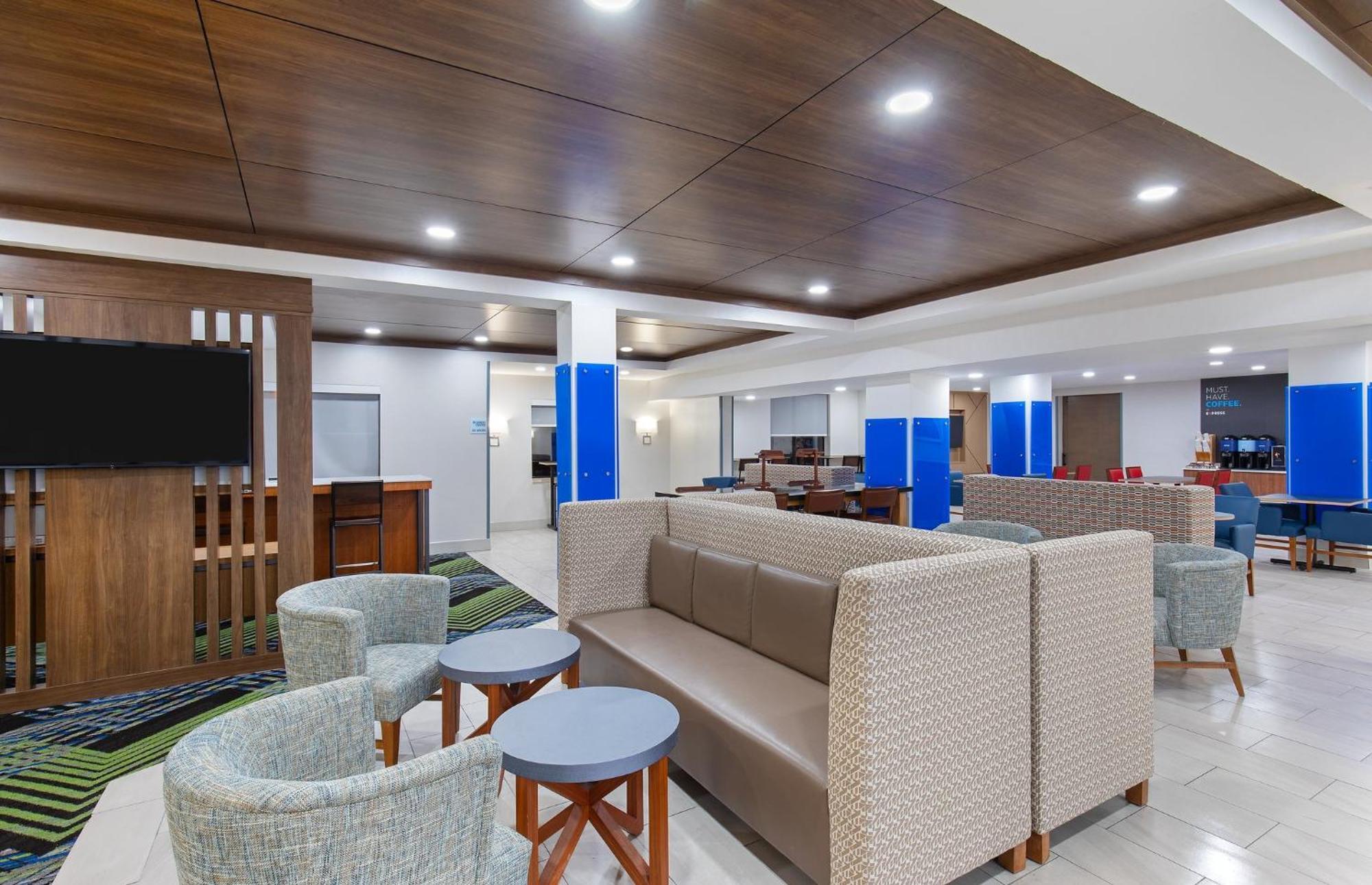 Holiday Inn Express Hotel & Suites Birmingham - Inverness 280 By Ihg Экстерьер фото
