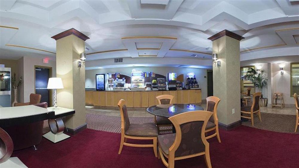Holiday Inn Express Hotel & Suites Birmingham - Inverness 280 By Ihg Экстерьер фото